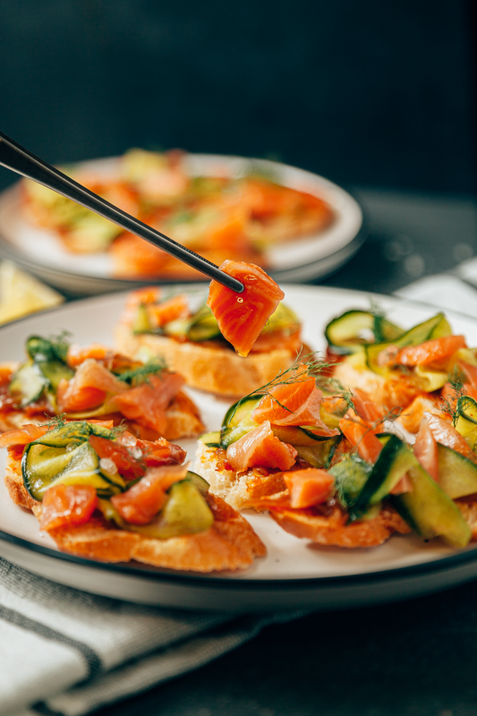 Smoked Salmon & Cream Cheese Crackers